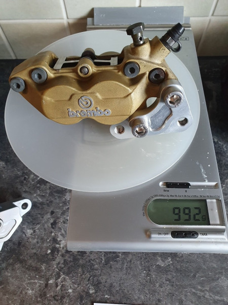 20250314_091352.jpg (255.93 KiB) 106557 mal betrachtet Bremszange mit Belägen und Adapter